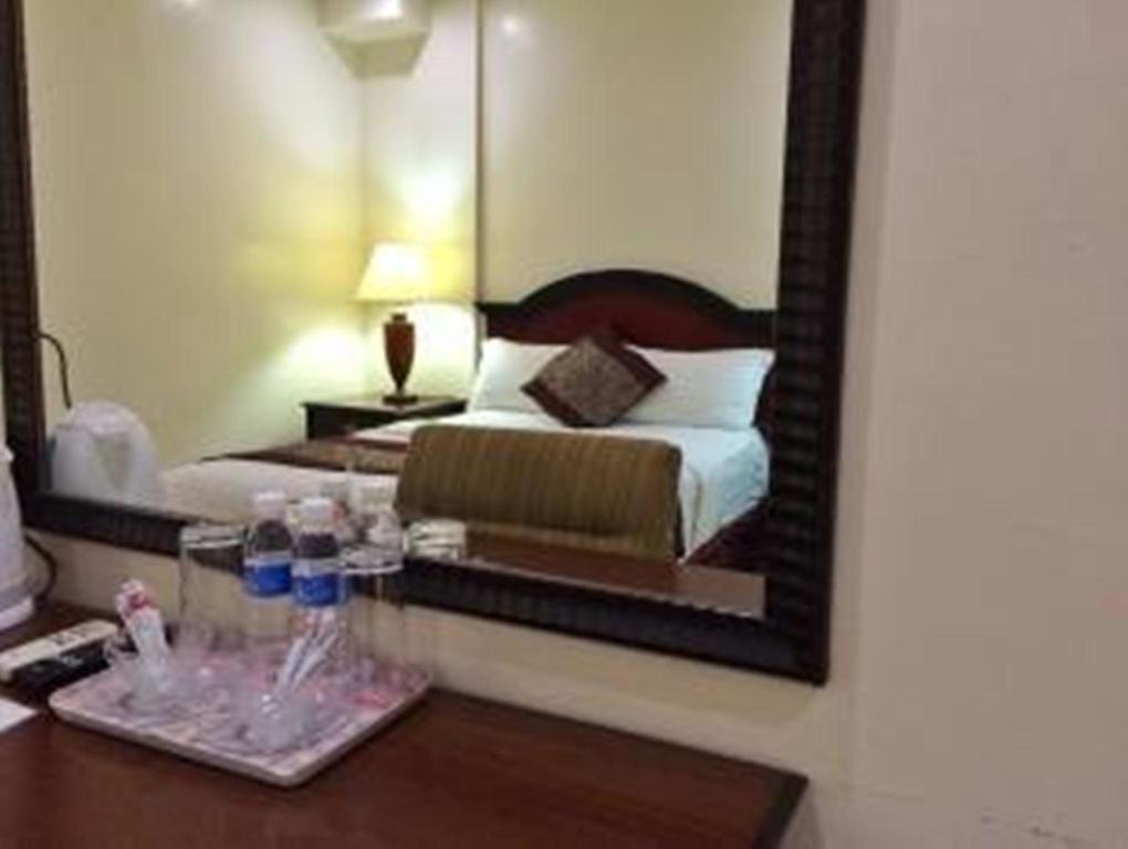 Cindy Kelly Hotel Olongapo Bagian luar foto