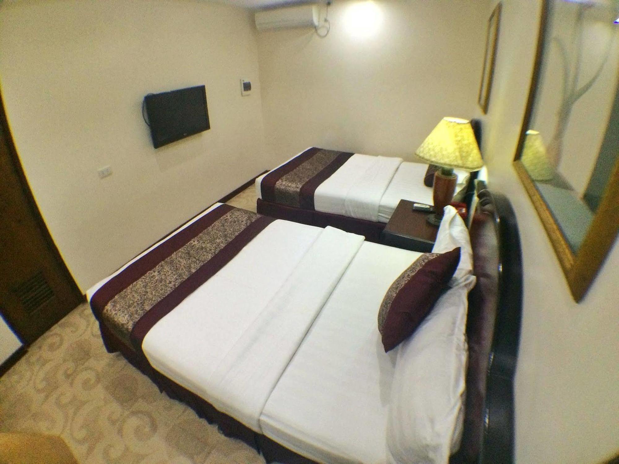 Cindy Kelly Hotel Olongapo Bagian luar foto